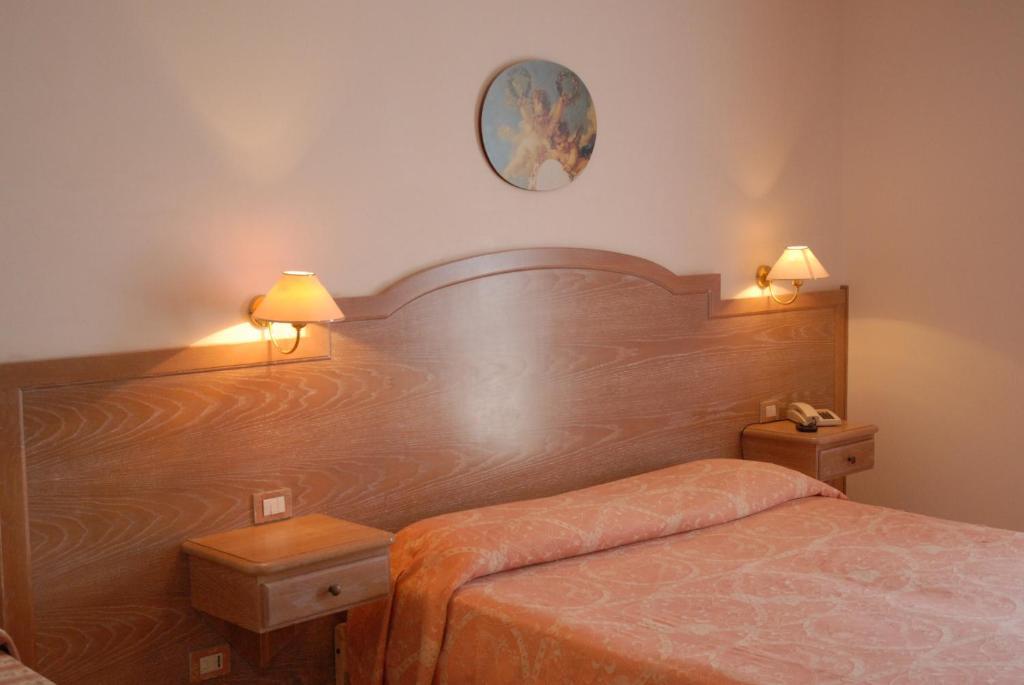 Hotel Donatello Alberobello Oda fotoğraf